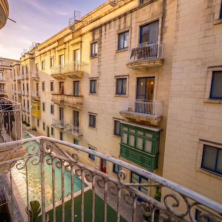 Cosy 2br In Gozo With Pool Access & Balcony - Close To Gozo Ferry