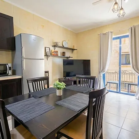 Cosy 2br In Gozo With Pool Access & Balcony - Close To Gozo Ferry Apartment Ghajnsielem