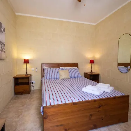 Cosy 2br In Gozo With Pool Access & Balcony - Close To Gozo Ferry Ghajnsielem