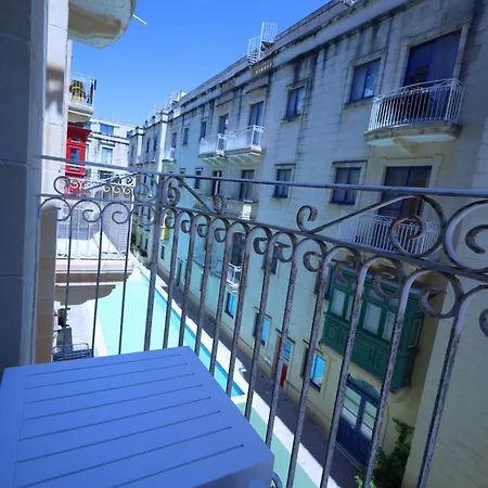 Cosy 2br In Gozo With Pool Access & Balcony - Close To Gozo Ferry Apartment Ghajnsielem