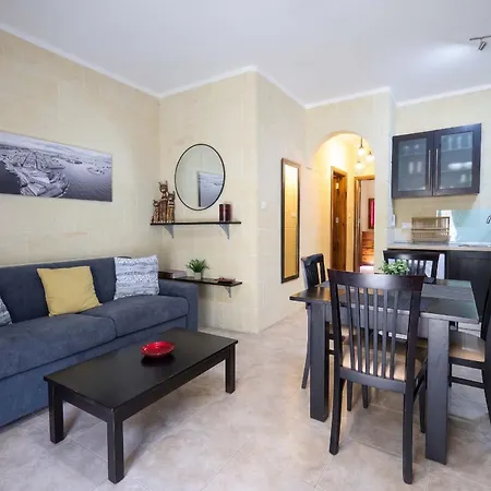 Cosy 2br In Gozo With Pool Access & Balcony - Close To Gozo Ferry Apartment *