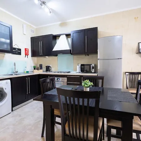 Cosy 2br In Gozo With Pool Access & Balcony - Close To Gozo Ferry Apartment