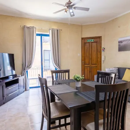 Cosy 2br In Gozo With Pool Access & Balcony - Close To Gozo Ferry Ghajnsielem