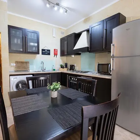 Cosy 2br In Gozo With Pool Access & Balcony - Close To Gozo Ferry Apartment
