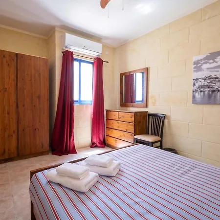 Cosy 2br In Gozo With Pool Access & Balcony - Close To Gozo Ferry Ghajnsielem