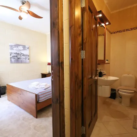 Cosy 2br In Gozo With Pool Access & Balcony - Close To Gozo Ferry Apartment Ghajnsielem