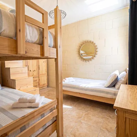 Cosy 2br In Gozo With Pool Access & Balcony - Close To Gozo Ferry Ghajnsielem