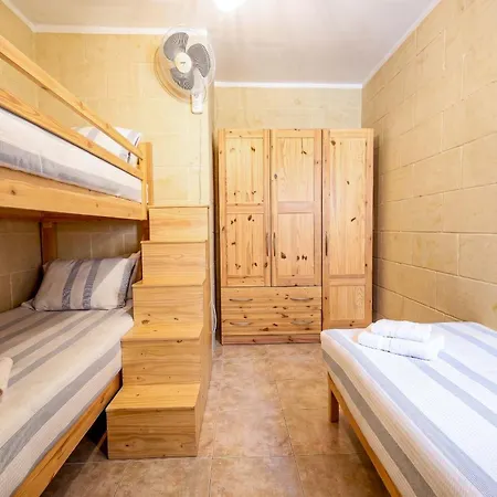 Cosy 2br In Gozo With Pool Access & Balcony - Close To Gozo Ferry Apartment