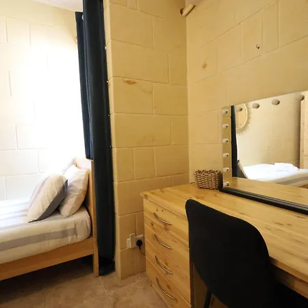 Cosy 2br In Gozo With Pool Access & Balcony - Close To Gozo Ferry Apartment Ghajnsielem