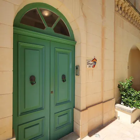 Apartment Cosy 2br In Gozo With Pool Access & Balcony - Close To Gozo Ferry Ghajnsielem